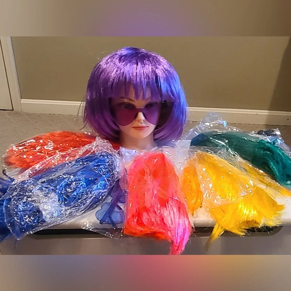 Party wigs set of 6 with 6 heart sunglasses